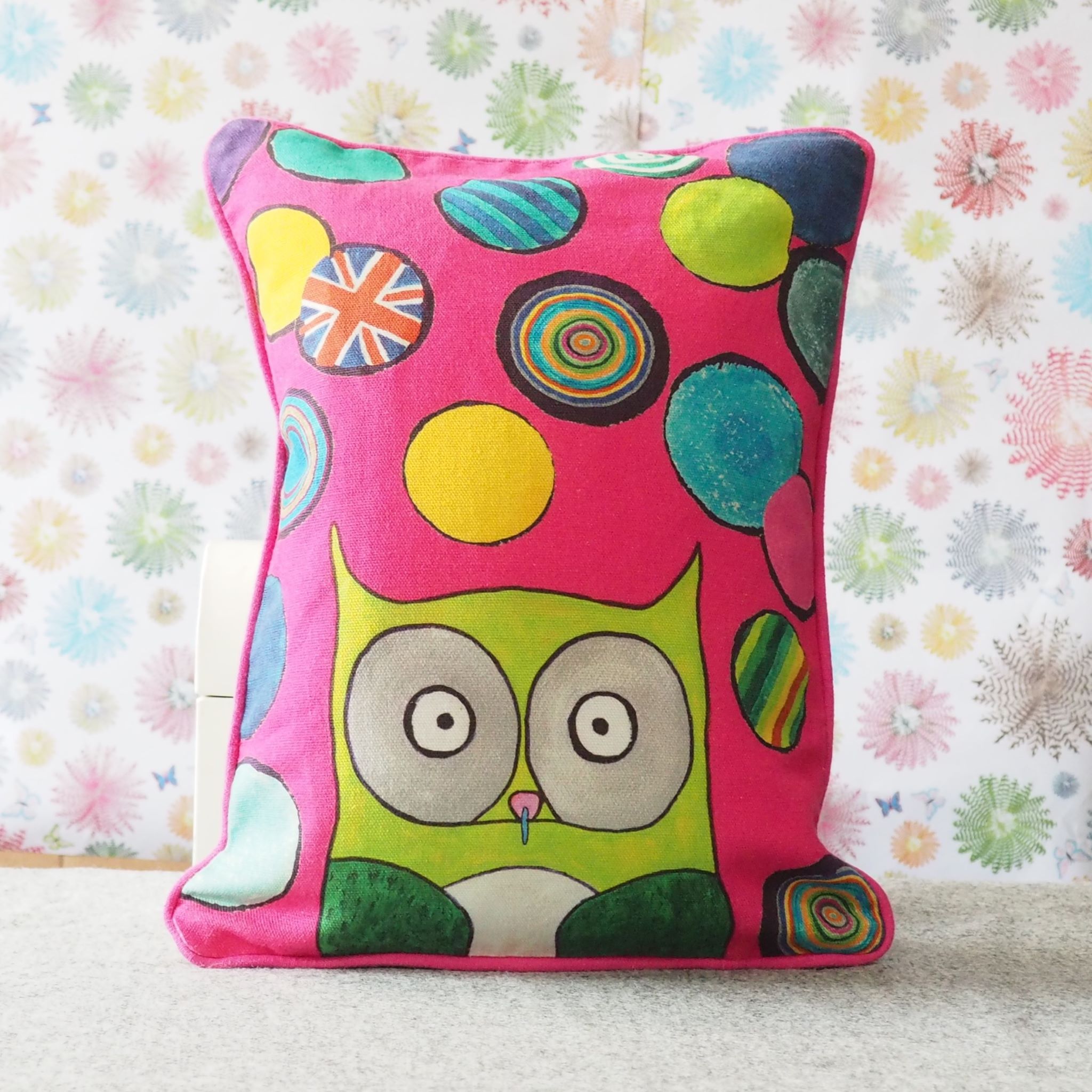 RECTANGULAR CUSHION - Owl Hot Pink with Circles (Avail R2F0; 5/24)