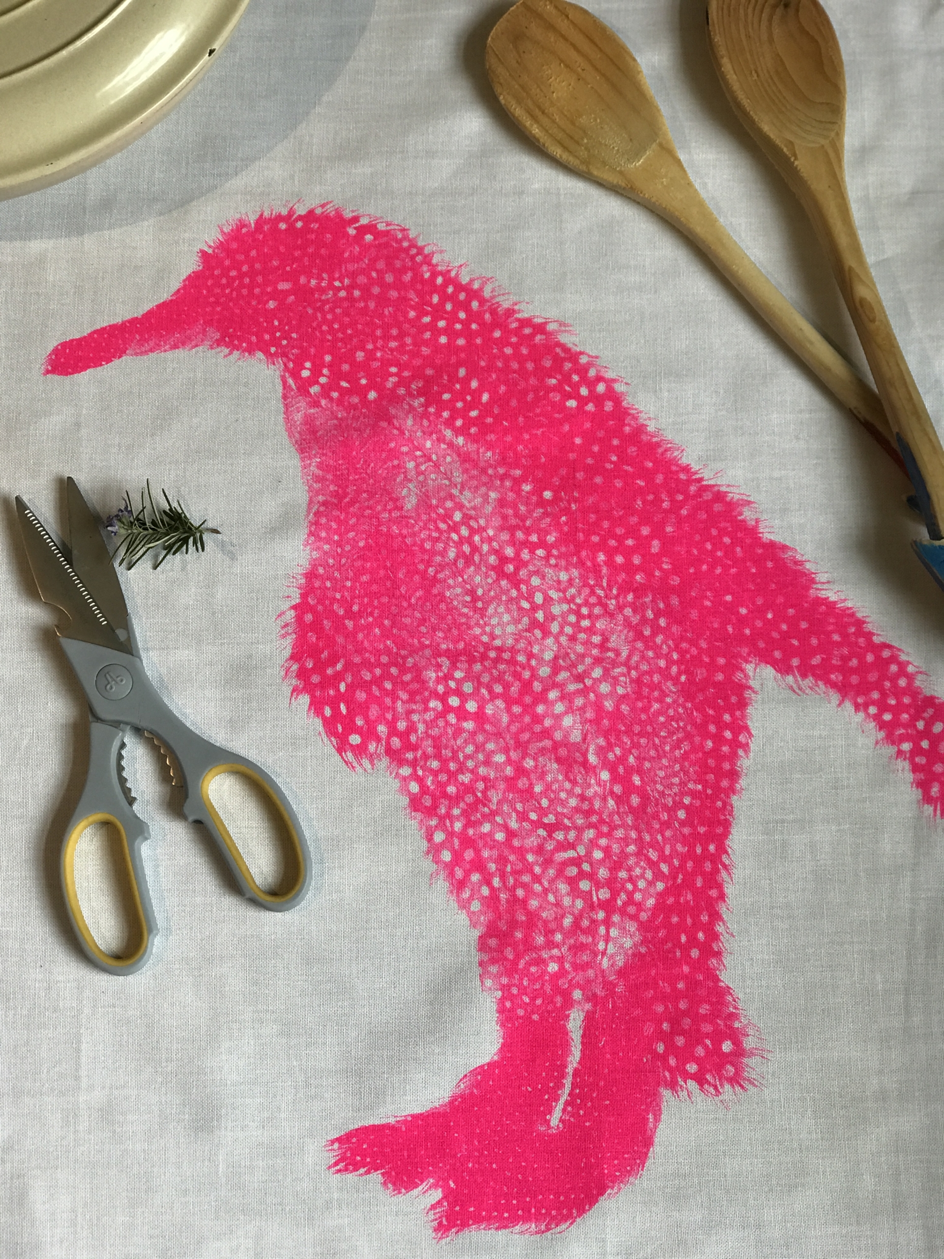 TEA TOWEL IN A GIFT BAG - Flouro pink Penguin