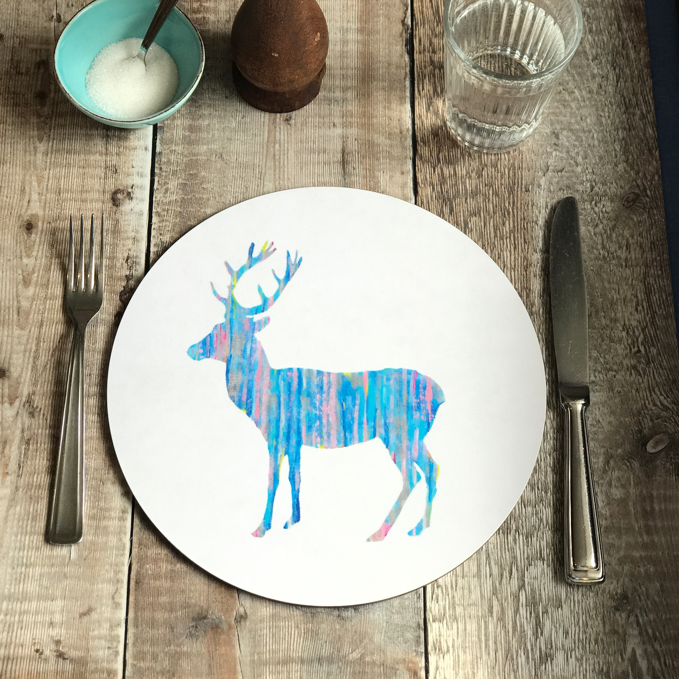 ROUND TABLEMAT - Blue and Pink Deer Facing Left