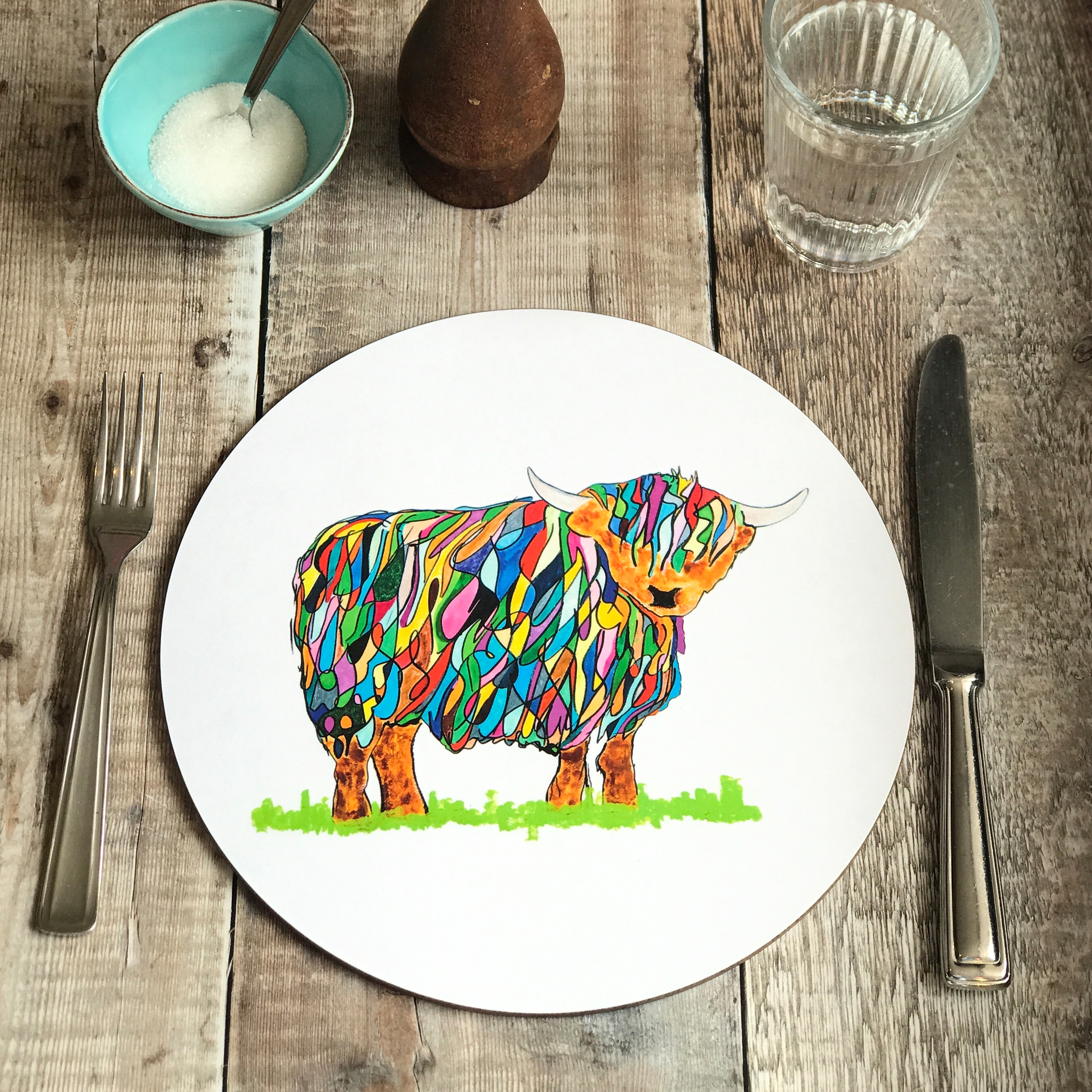 ROUND TABLEMAT - Bright Highland Cow