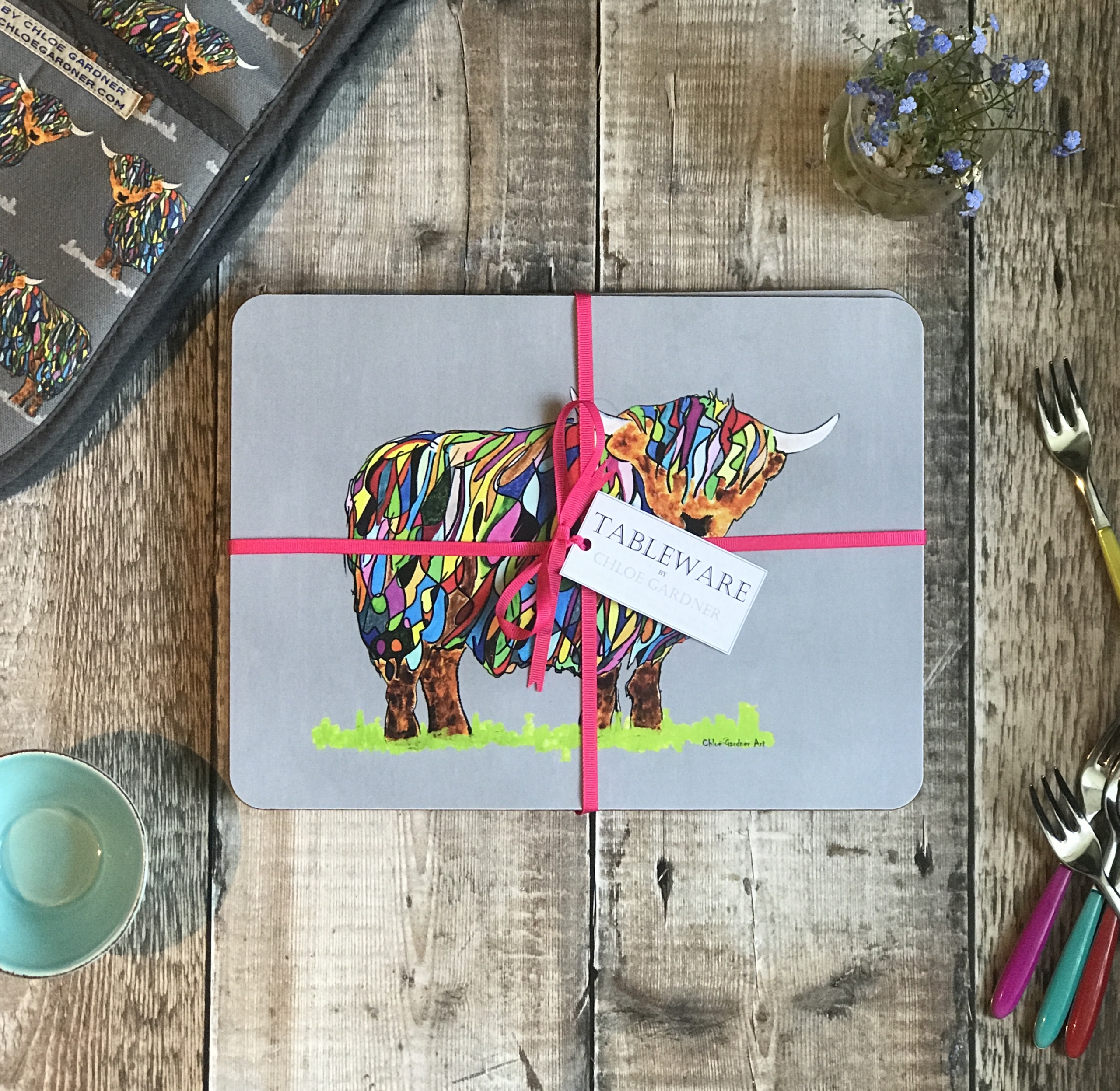 tablemat gift set bright cow on grey