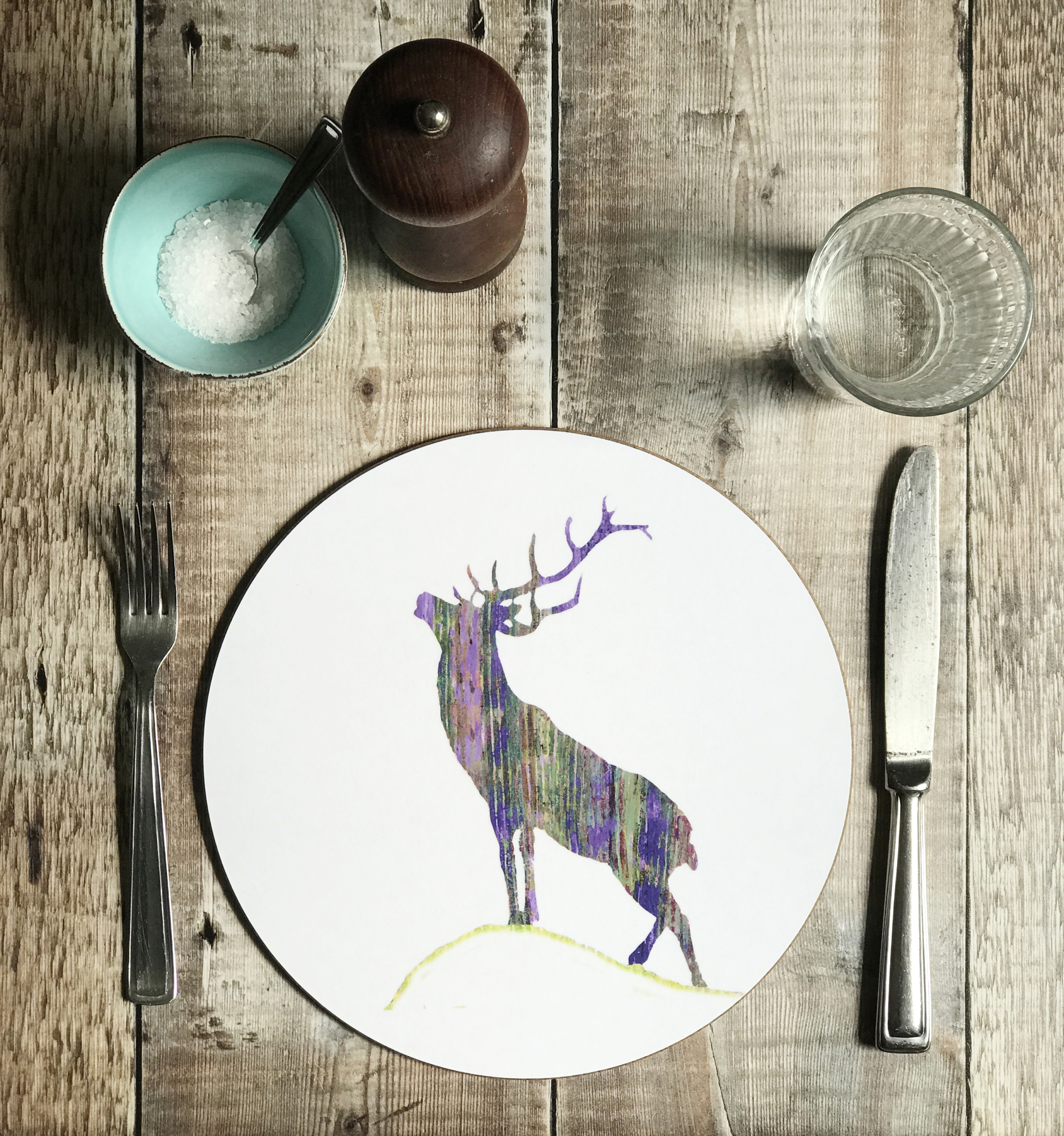 ROUND TABLEMAT - Purple Young Buck on Hill
