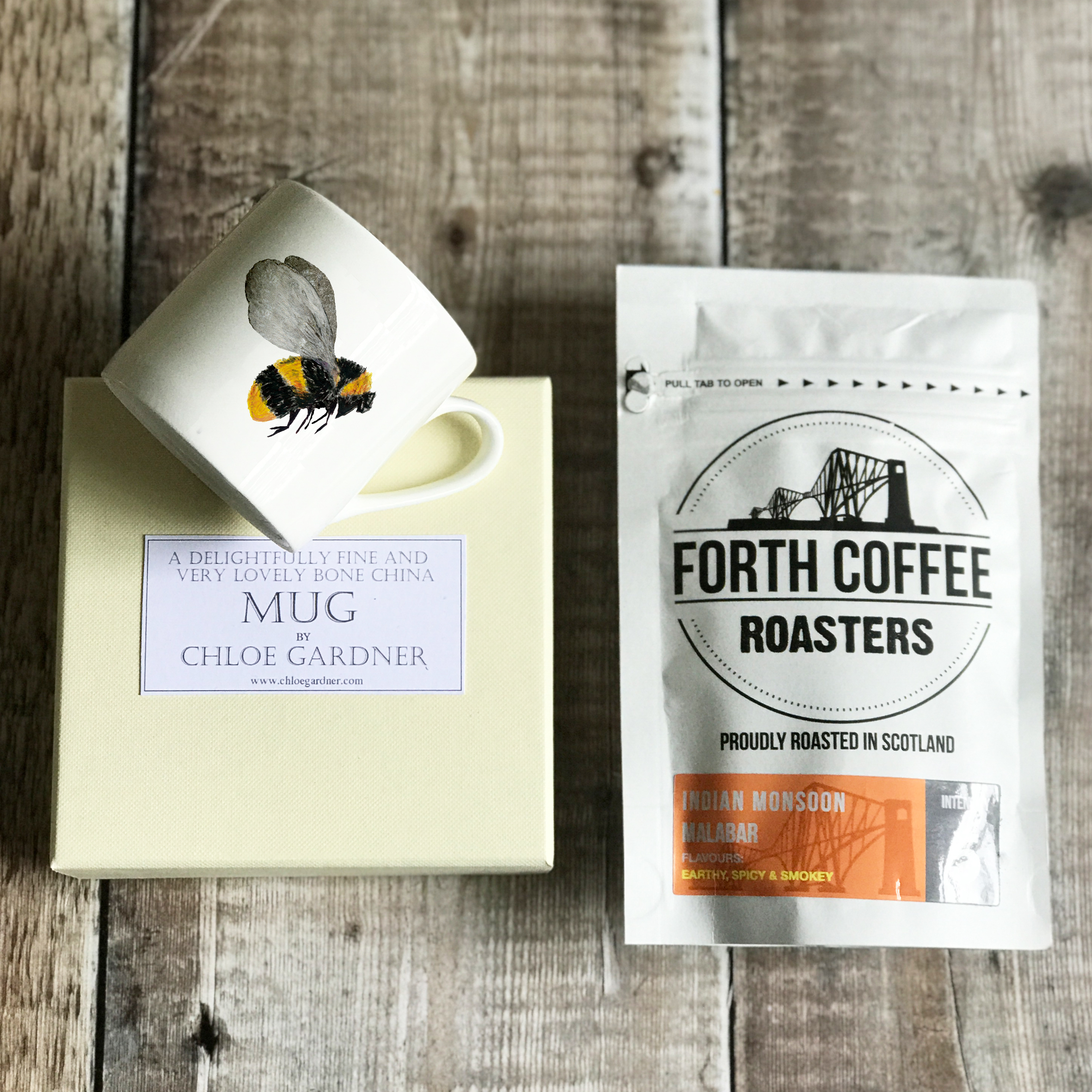 Coffee Gift Set -Bee (wings together) Espresso Mug (with Coffee)