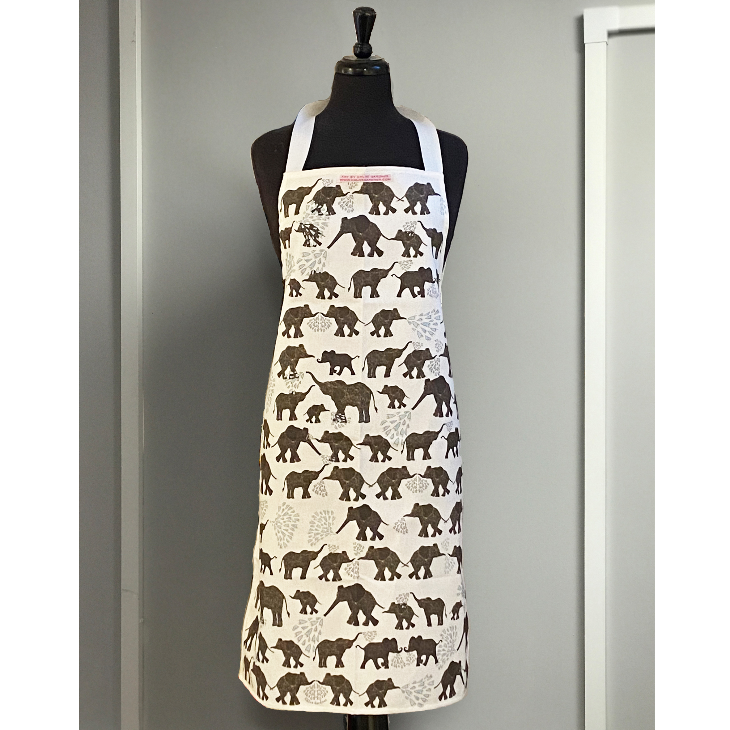 APRON - Elephants on White