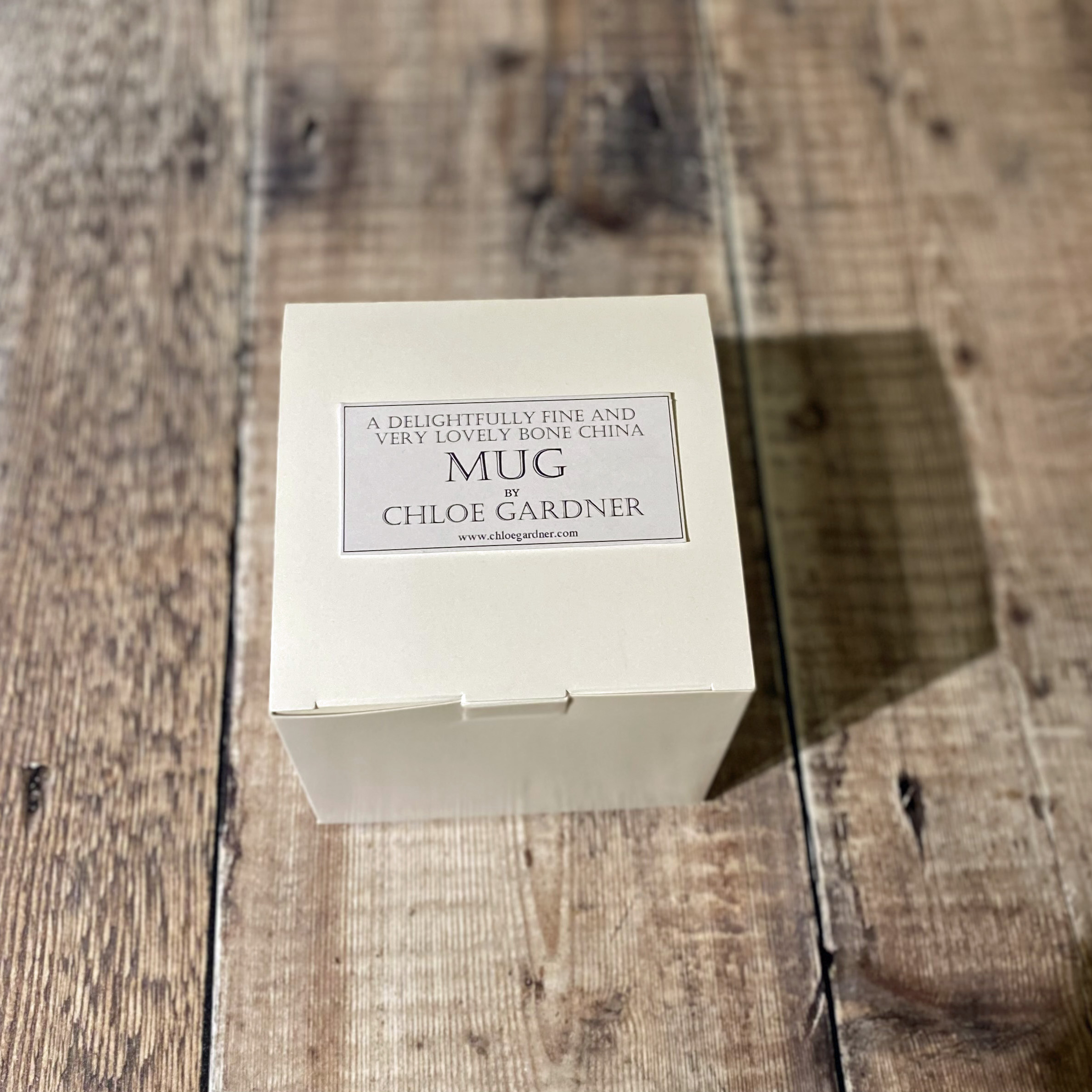 1MB white gift box pop mug a