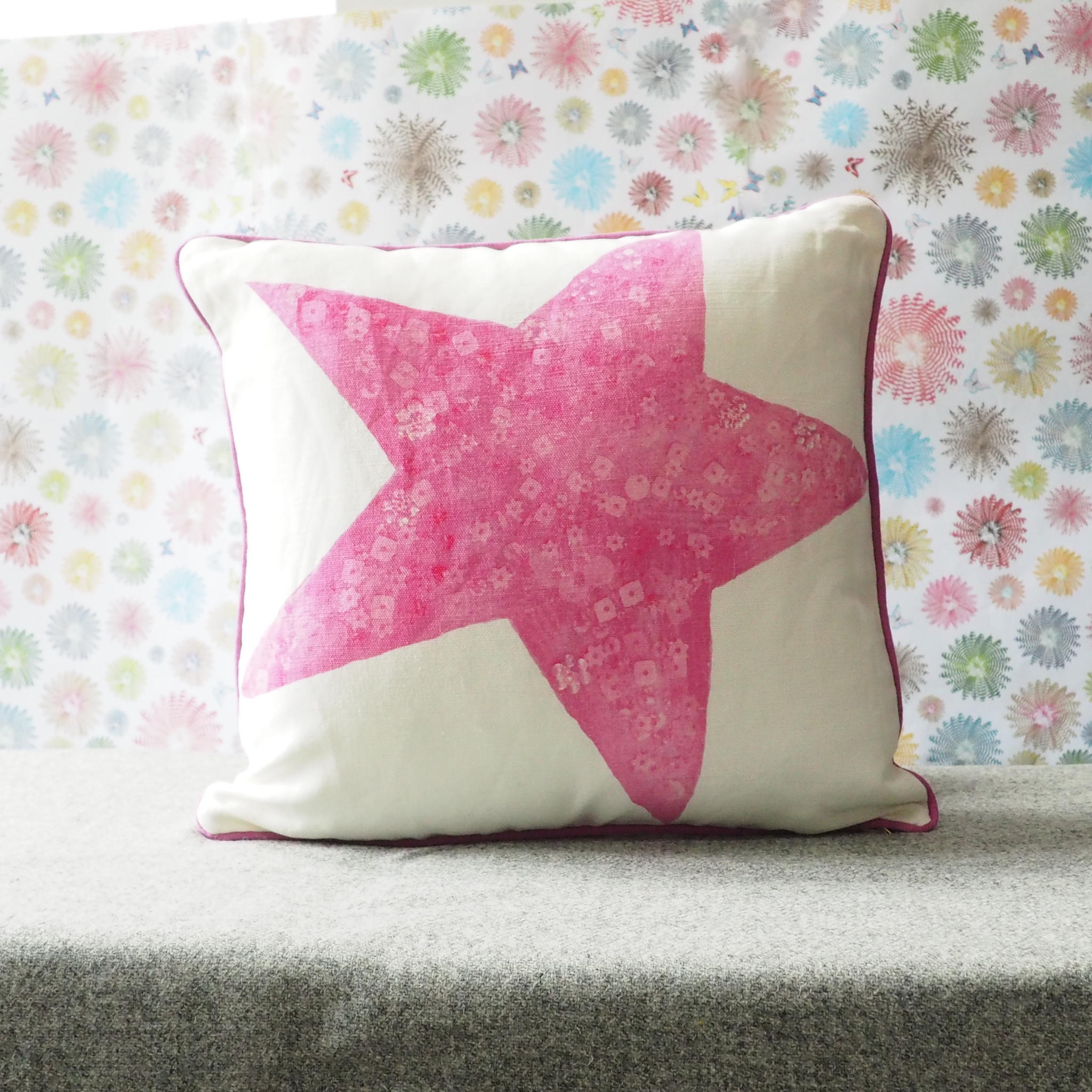 CUSHION - Pink Sequin Star (Avail R1F6 04/25)