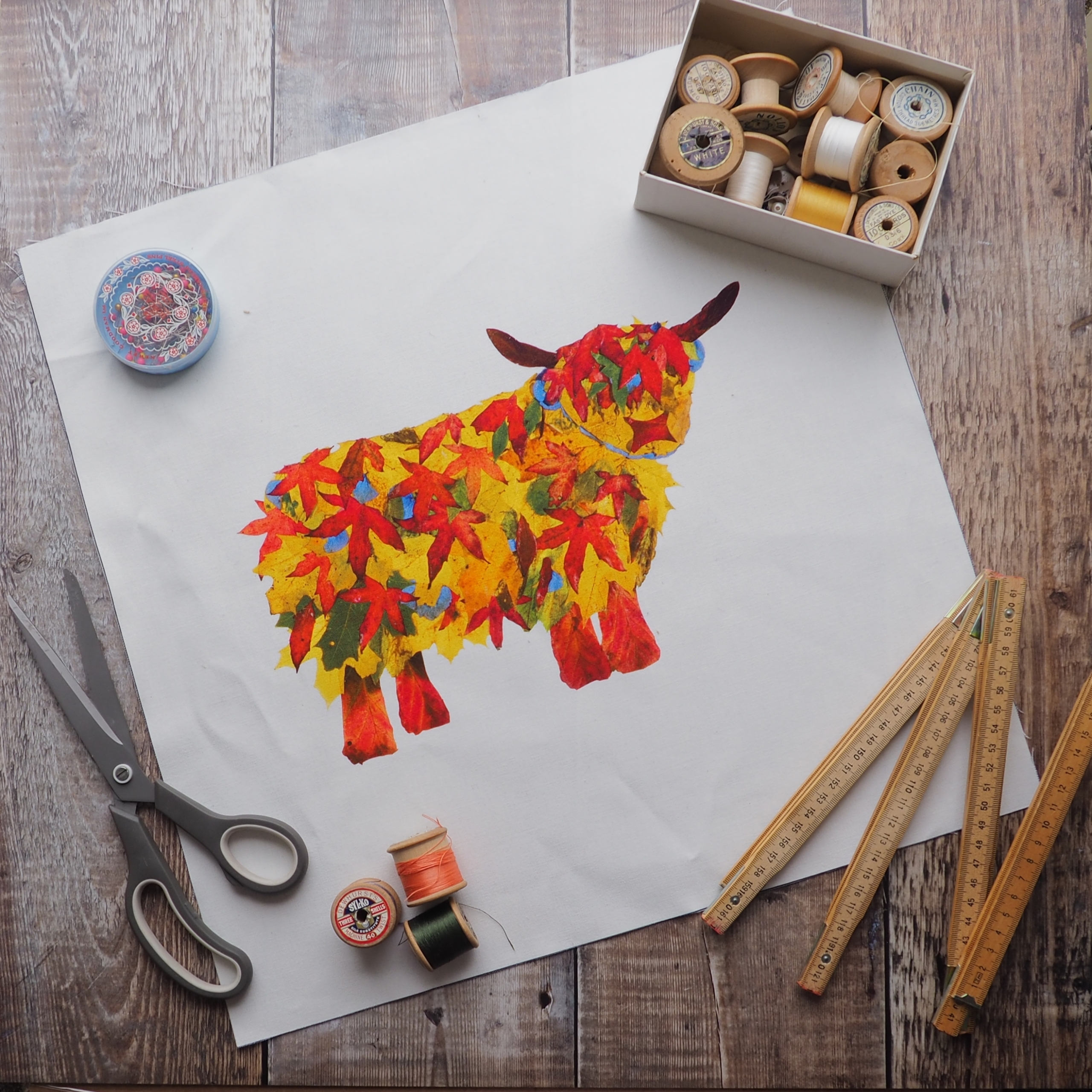 LINEN CUSHION /BAG PANEL- sew your own - LEAF HIGHLAND COW (SP23)