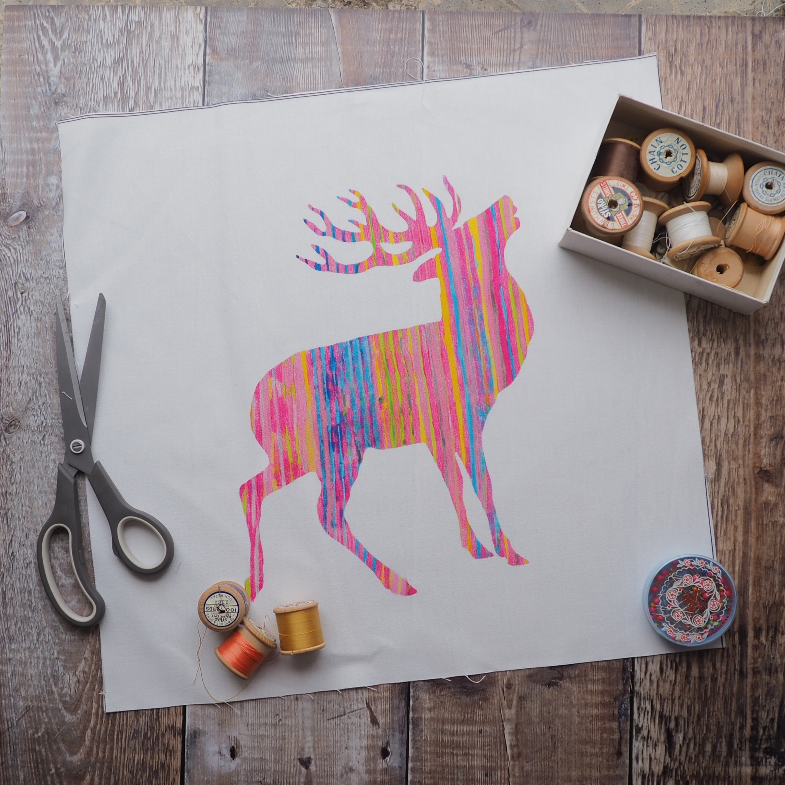 LINEN CUSHION /BAG PANEL- sew your own - PINK STAG (SP23)