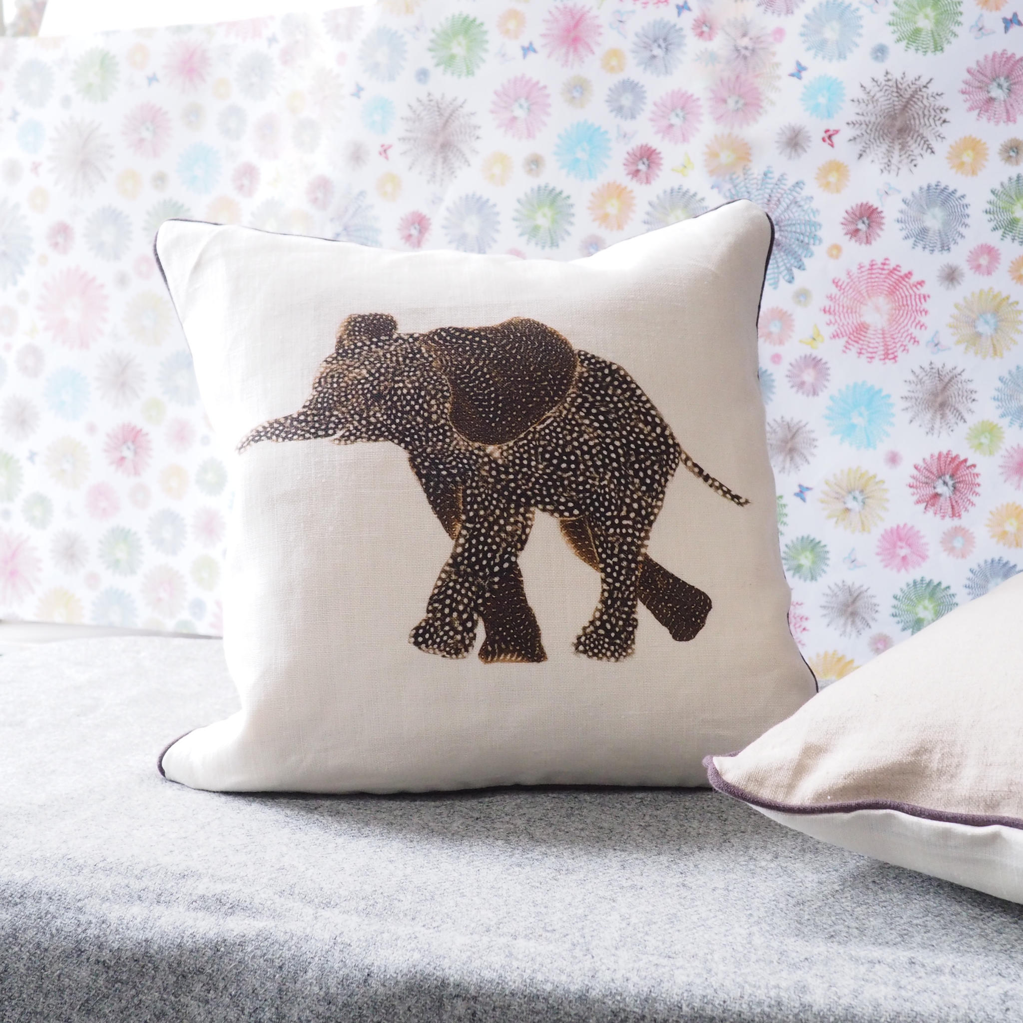 SQUARE CUSHION - Elephant Facing Left Level Trunk (R3F5 04/25 )